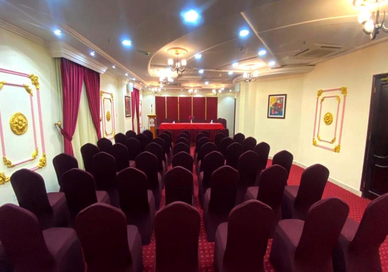 Majestic Hotel Doha Bagian luar foto