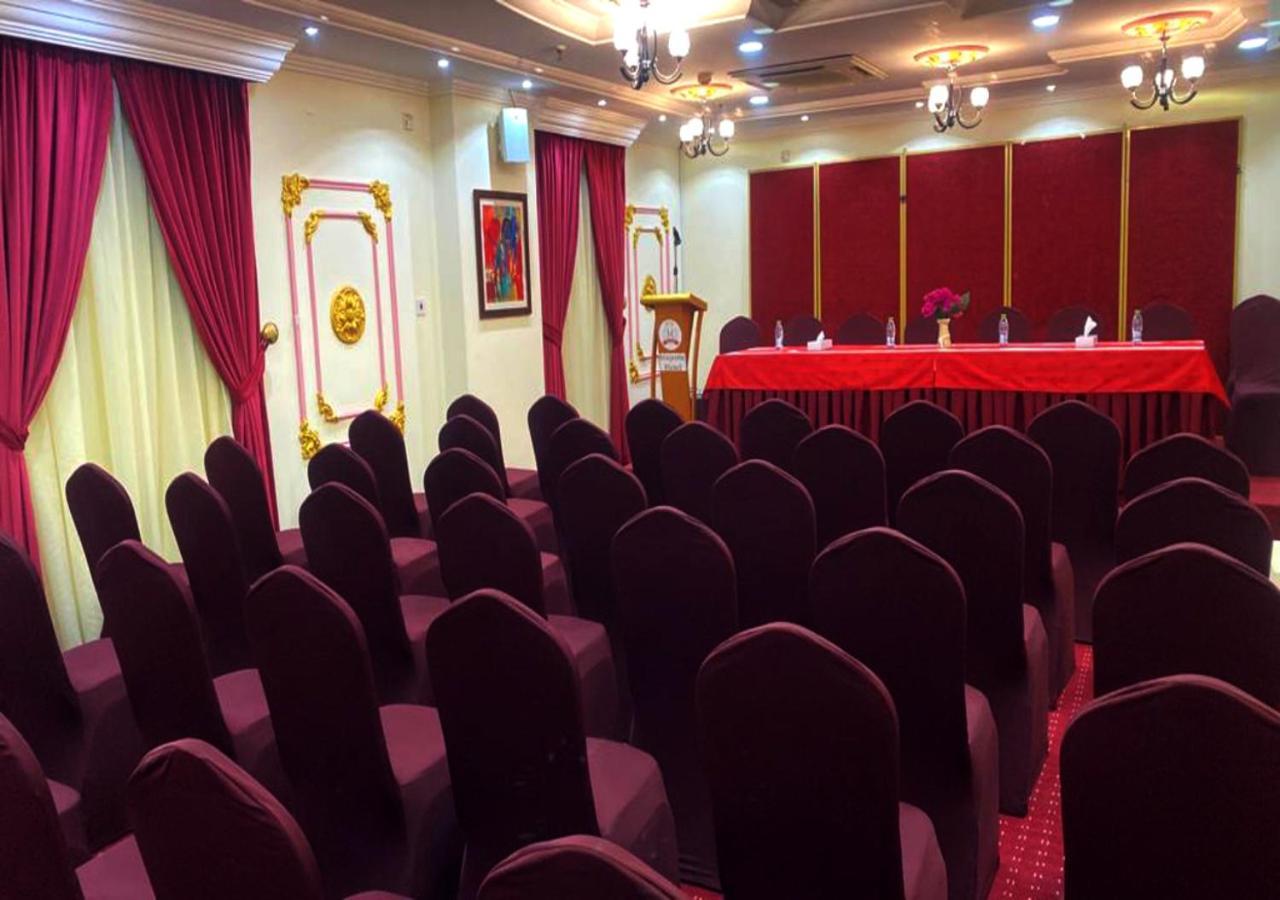 Majestic Hotel Doha Bagian luar foto