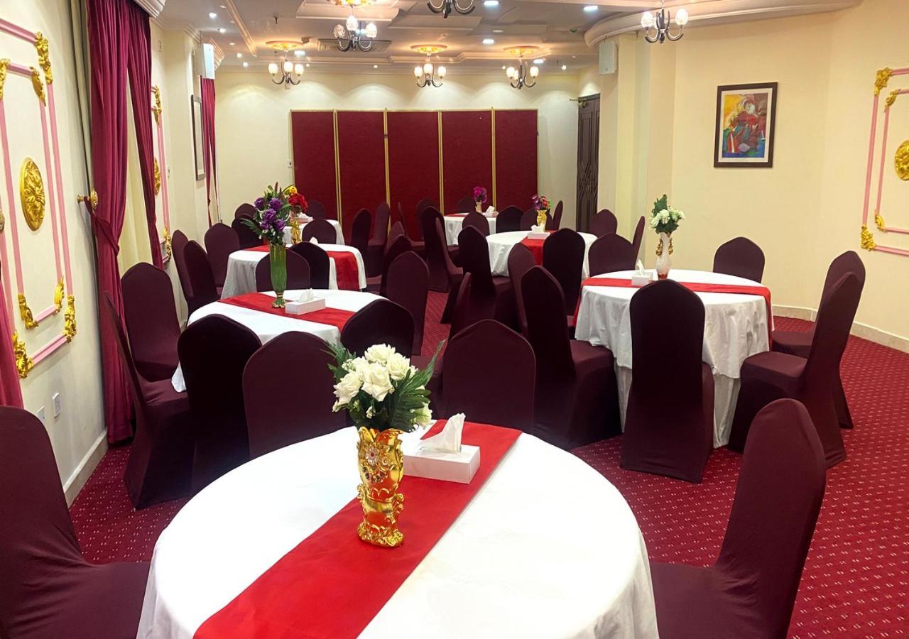 Majestic Hotel Doha Bagian luar foto