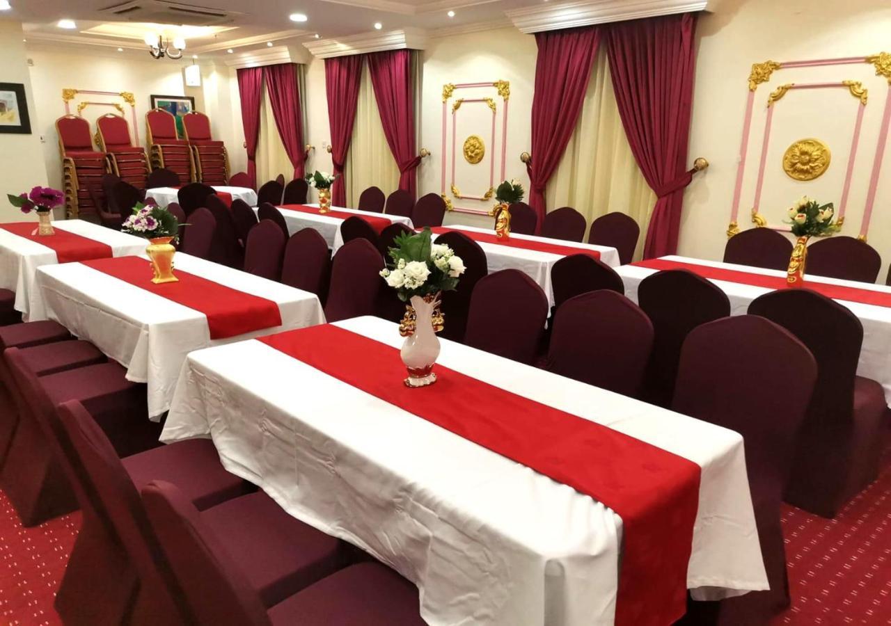 Majestic Hotel Doha Bagian luar foto